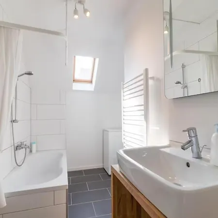 Brunnenhaus Land-idylle In Der Stadt Feriehus Mainz