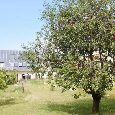 Brunnenhaus Land-idylle In Der Stadt *